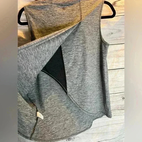 Athleta sleeveless grey workout tank - Picture 5 of 6